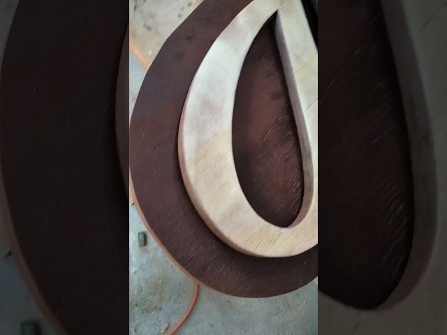 Vídeo relacionado con LOLIPPYY Placa de Madera Colgante Artesanal Única para Decoración de Tiendas Letrero Hecho Mano Placa de Madera Natural sin Terminar para Bricolaje y Manualidades