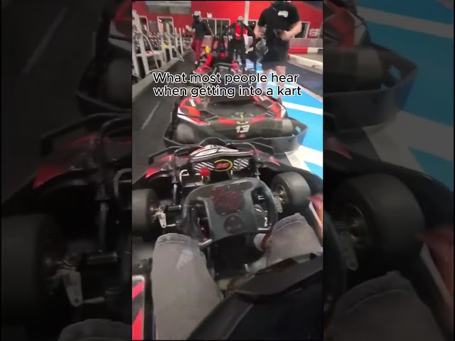 Vídeo relacionado con Castore Red Bull Racing Formula One Team - Producto oficial de Fórmula 1 2023 - Paraguas compacto réplica del equipo - Cielo nocturno, azul marino, M