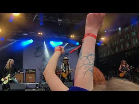 Santa Cruz - Aiming High