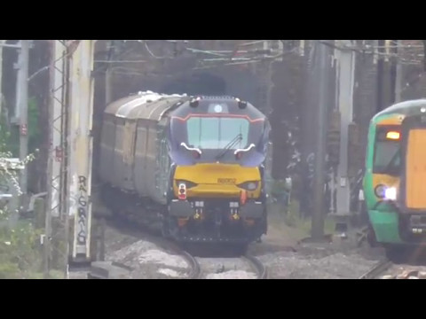 First DRS Class 88 down south: DRS 68022 tnt DRS 88002 on Northern Belle stock - 9th May 2017