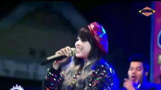 Download lagu REJEKI ONO SING NGATUR DEWE-DEWE RINDI SAFIRA REPUBLIK METRO LIVE PULUNG PONOROGO mp3