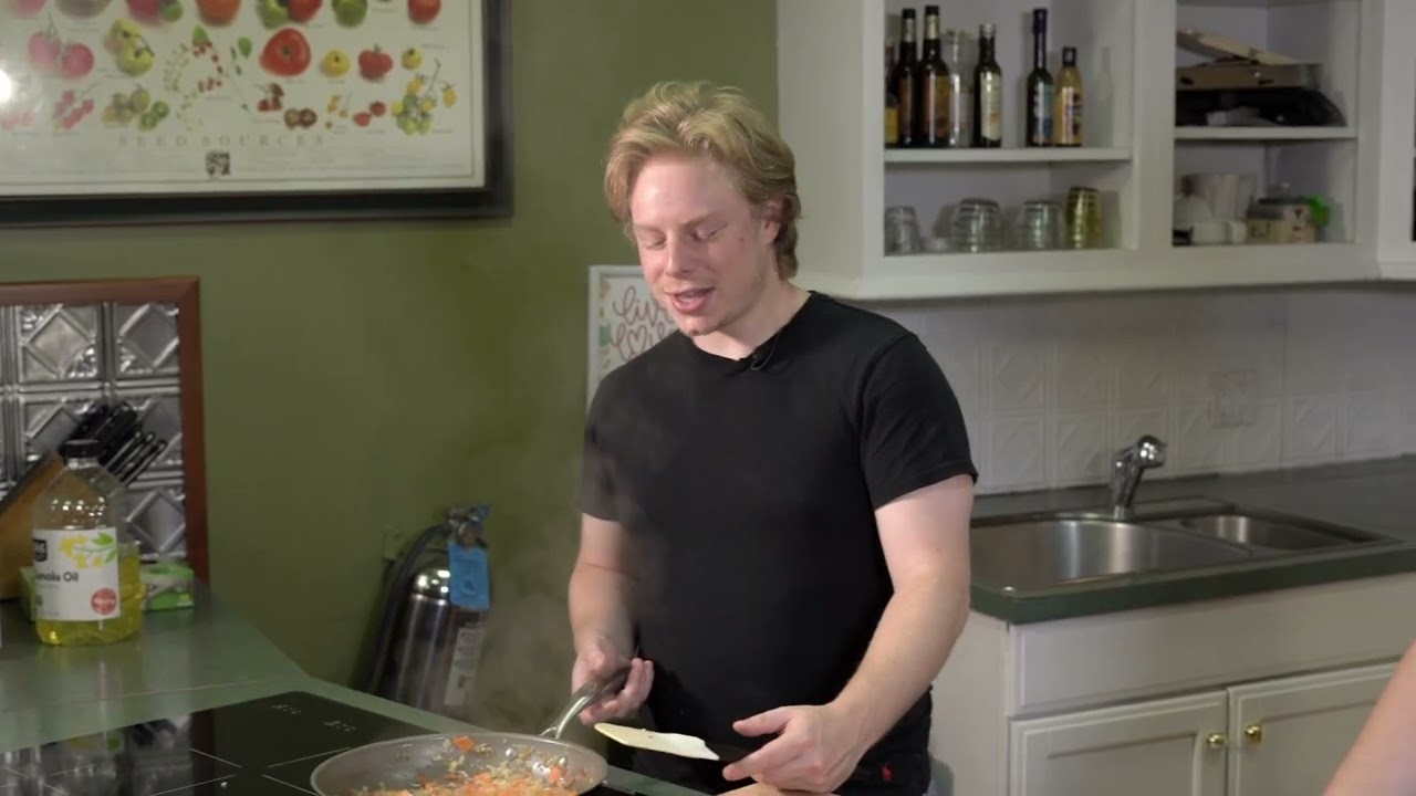 Eat This TV/Keeping it kosher/Classic Borscht