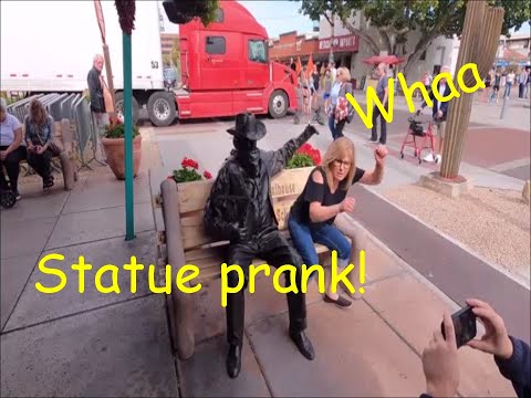 Hilarious reactions - funny statue prank!