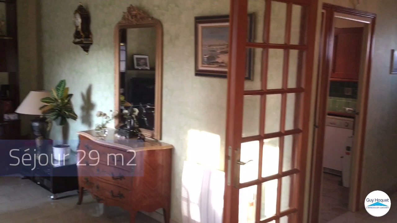 Watch video Maison 7 pièces d'une surface habitable de 145,13 m² à vendre à Champigny Sur Marne (94500) Maison 7 pièces d'une surface habitable de 145,13 m² à vendre à Champigny Sur Marne (94500)