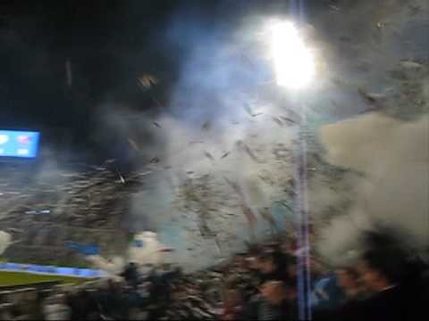 "Vélez 2-0 Newell's [Clausura 2009] Recibimiento" Barra: La Pandilla de Liniers &bull; Club: Vélez Sarsfield