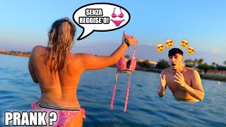 SI TOGLIE IL COSTUME AL MARE PER...-SCHERZO! *NON CI CREDO!*