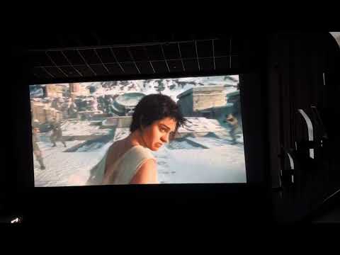 Cara beats the guards in the Flash!