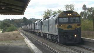 preview picture of video 'EMD's down under ; JT26C-2SS : Australian Railways'