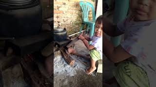 Download lagu jika kau bertemu aku begini versi bocil bantuin mbah masak air pakai kayu bakar #fyp #shorts #viral mp3 Download lagu jika kau bertemu aku begini versi bocil bantuin mbah masak air pakai kayu bakar #fyp #shorts #viral mp3