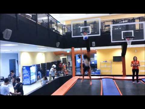 Sky zone Dunking