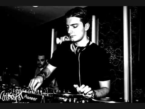 Alesso ID vs. Calvin Harris Flashback (Adam Kerr-Quinn Mashup)