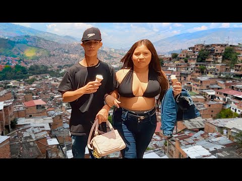 Medellín COLOMBIA — City Walking Tour 🇨🇴