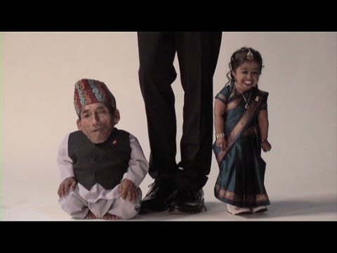 Worlds shortest man and woman meet