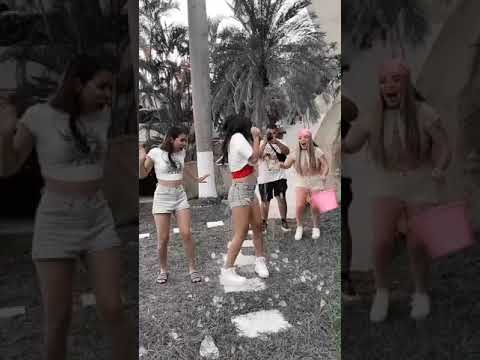 Kimberly Loayza le hace una broma a Ely Blancarte