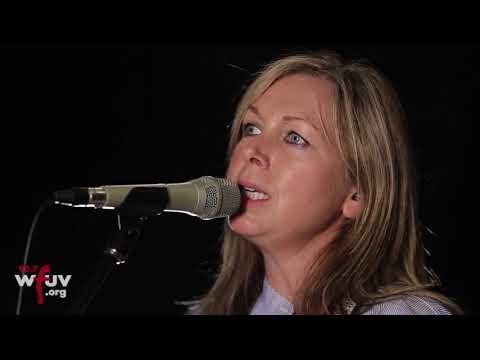 Jane Weaver - "Slow Motion" (Live at WFUV)