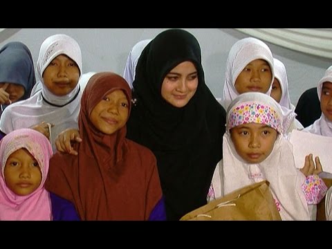 Pipik Berbagi Bersama Anak Yatim - Intens 14 Juli 2014