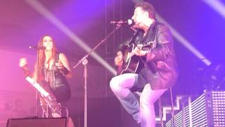 Malú y Carlos Goñi "El peligro" Valencia 10.11.12