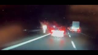 Wideo1: Ci�gnik siod�owy przewr�ci� si� na drodze S5 na odcinku �wi�ciechowa - Lipno