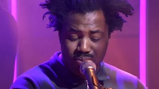 Sampha - Too Much (live @ DWDD)