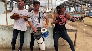 Download lagu Pengamen Alay Goyang Melintir kalau dengar lagu begini mp3