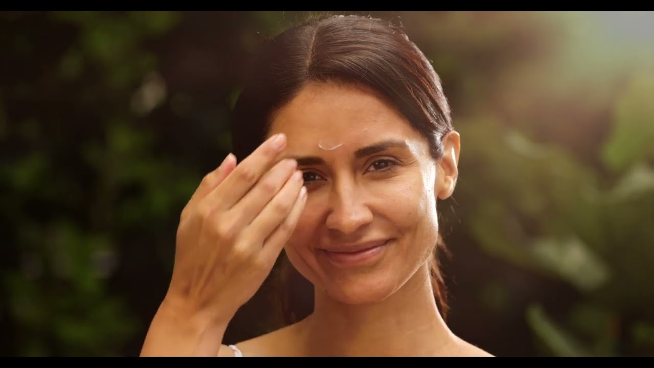 Night Repair Cream Application