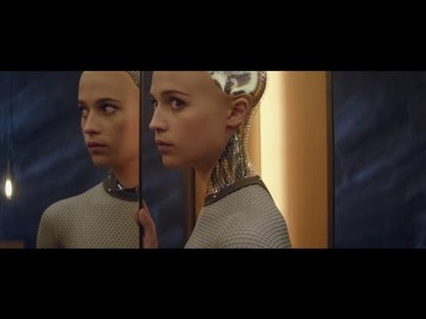 'Ex Machina' Star Talks Robots and Romance