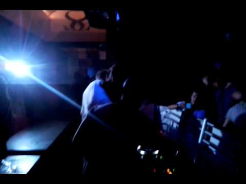 Delayers plays Million Atoms To Apologize (Hardwell vs Thomas Gold Edit)