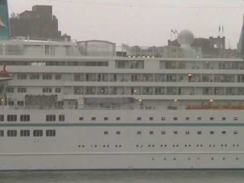 Thumbnail for Cruise ships in Sydney - Amadea
