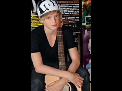 Cody Simpson Ft. Flo Rida -iYiYi WITH LYRICS