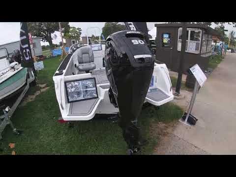 Extreme 1770 Enduro Metro Boat Show 2023