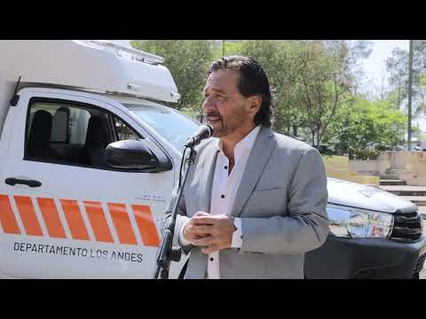 Con la entrega de vehículos la Provincia refuerza los servicios de salud y seguridad en el departamento Los Andes