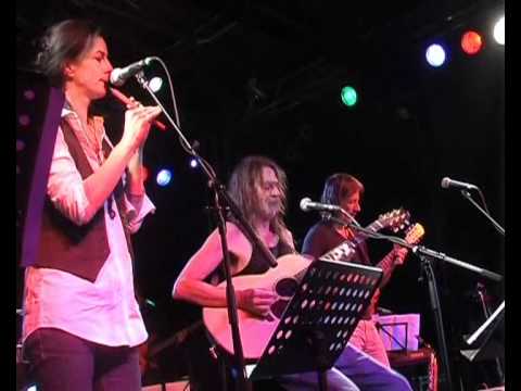 randgruppencombo "und musst du weinen" von gerhard gundermann