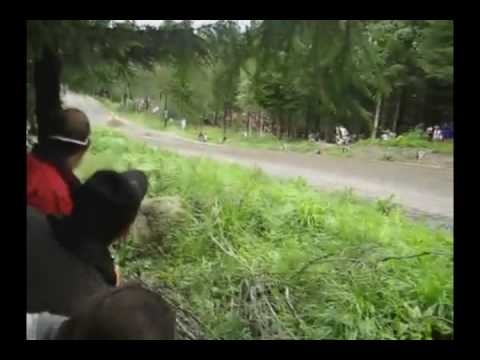 Így kell WRC autóval repülni!