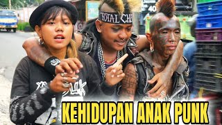 Download lagu This is how punk kids live on the streets...!!! They tirelessly earn a living by busking. mp3