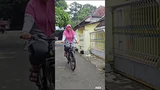 Download lagu Gowes Bareng Istri Perdana #gowes #gowesindonesia #gowesasik #gowesblusukan #bersepeda #gowesbareng mp3