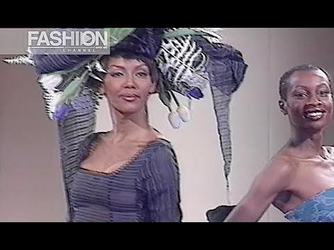 RED OR DEAD Fall 1993 London - Fashion Channel