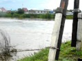 Прорвало дамбу 9.08.2013 наводнение в селе Варна , закрыли мост, затопило дома ...