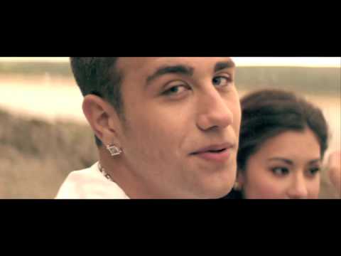 download lagu mp3 mp4 FUGATIVE Mp3, download lagu FUGATIVE Mp3 gratis, unduh video klip FUGATIVE Mp3