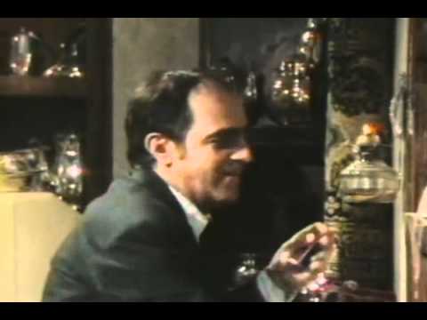 Amor com Amor se Paga (1984) O avarento Nonô Correia contempla suas riquezas