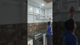 Download lagu Lemari gantung dengan lapisan aluminium putih mengkilap mp3 Download lagu Lemari gantung dengan lapisan aluminium putih mengkilap mp3