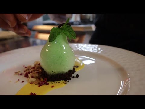 Il menù/ Ristorante L'Incontro:  semifreddo alle pere dello chef Carlo Gozzi