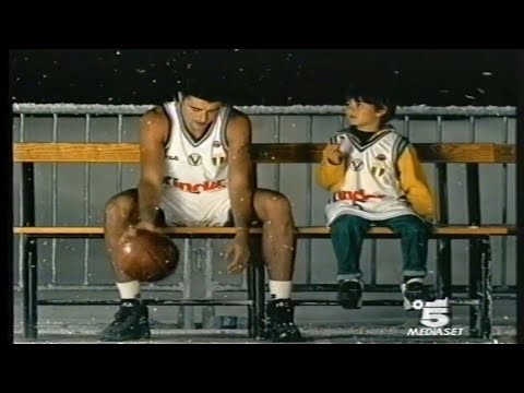 SPOT KINDER 1999 - "Bologna in una sera di neve" (Con Predrag Sasha Danilović) "Virtus Bologna"