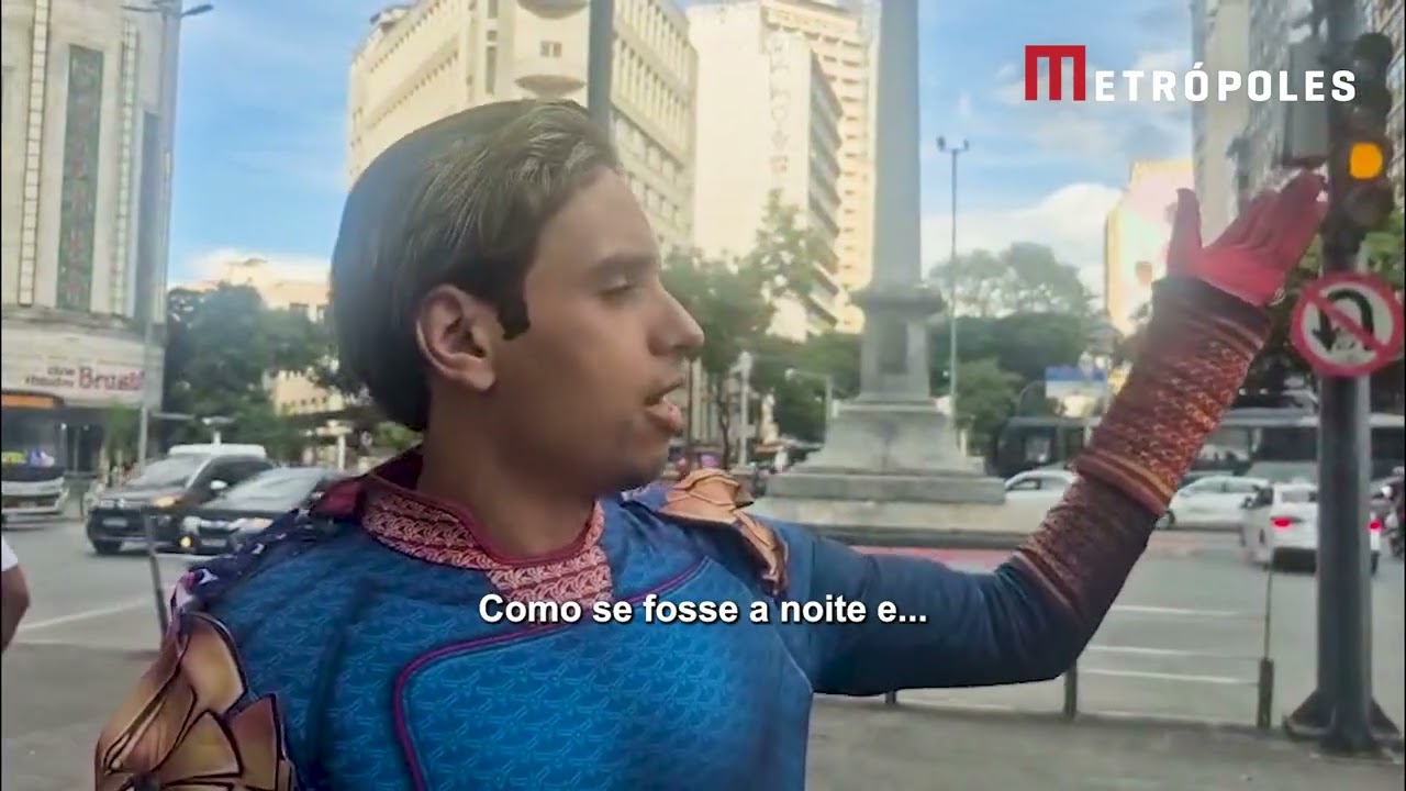 MG: Batman e Homelander organizam trânsito após semáforo quebrar em BH