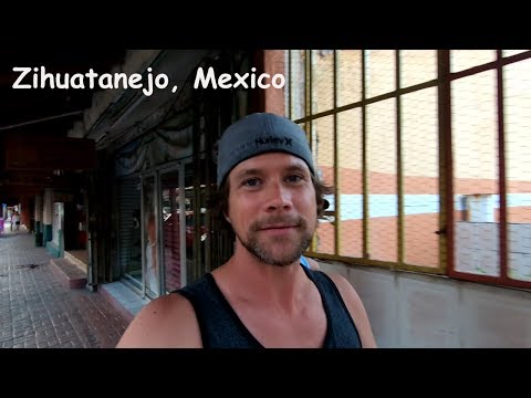 Backpacking Mexico - Zihuatanejo - Out for dinner