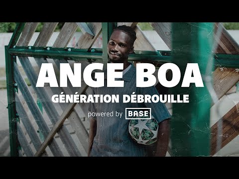 Ange Boa, coordinateur jeunesse au BX Brussels, motive les jeunes sur et hors du terrain.