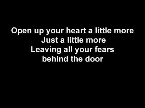 BRKLYN feat. Lenachka   Steal Your Heart  - lyrics