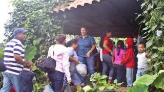 preview picture of video 'VISITANDO FINCA NEBLINA DEL BOSQUE EN ESTELÍ NICARAGUA EL 12 FEB.2012.wmv'