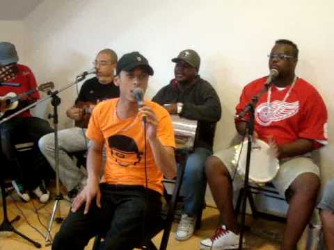 Pi e Leleka - NOVO VIVER (quinteto em branco e preto)