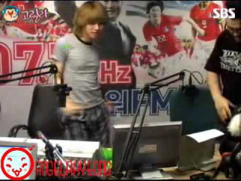 100617 Kim Heechul's young street -Dancing  La Cha Ta [김희철의 영스트리트]