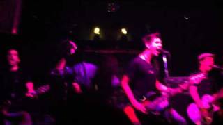 Runner Runner - Unstoppable